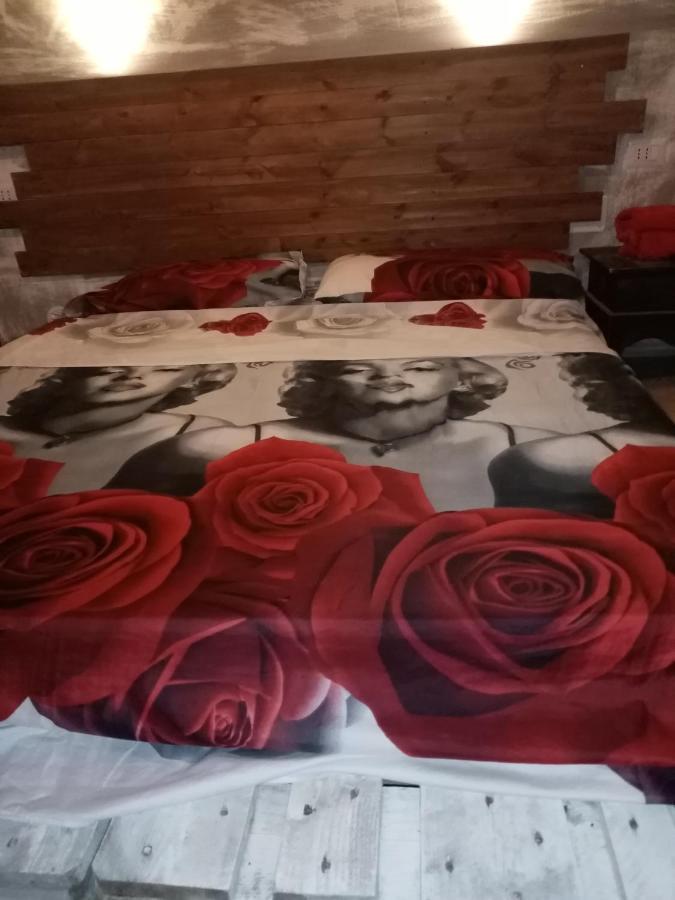 Guest House Parabita Bagian luar foto
