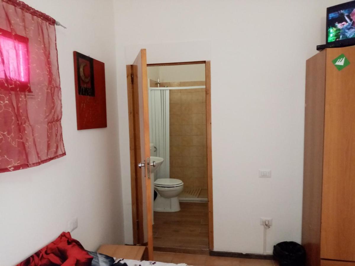 Guest House Parabita Bagian luar foto