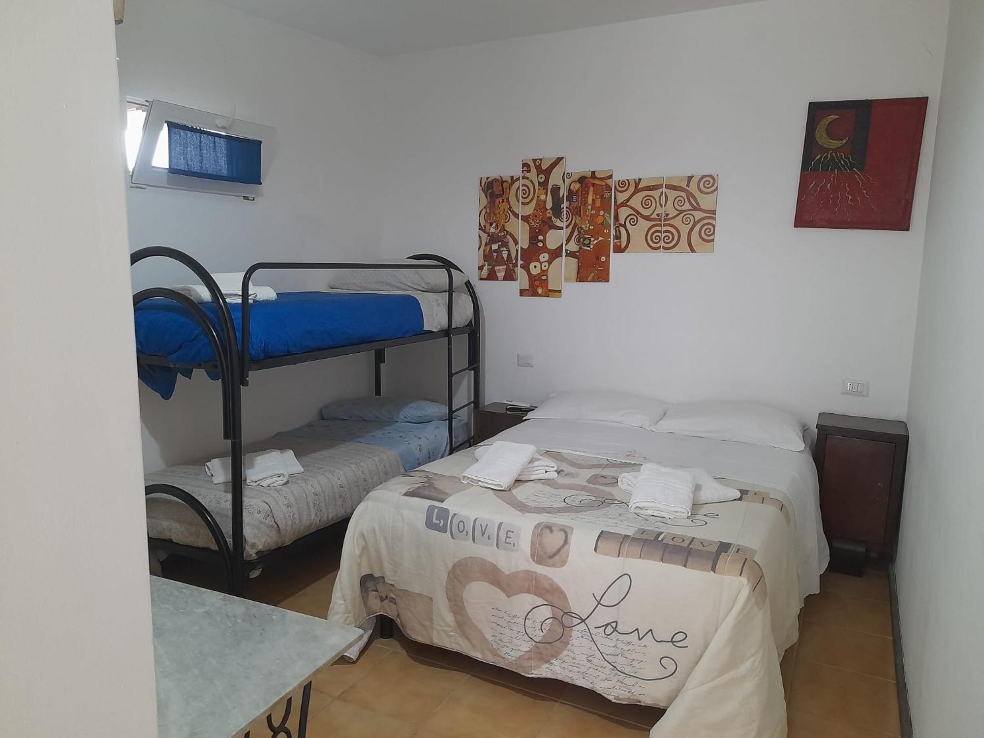 Guest House Parabita Bagian luar foto