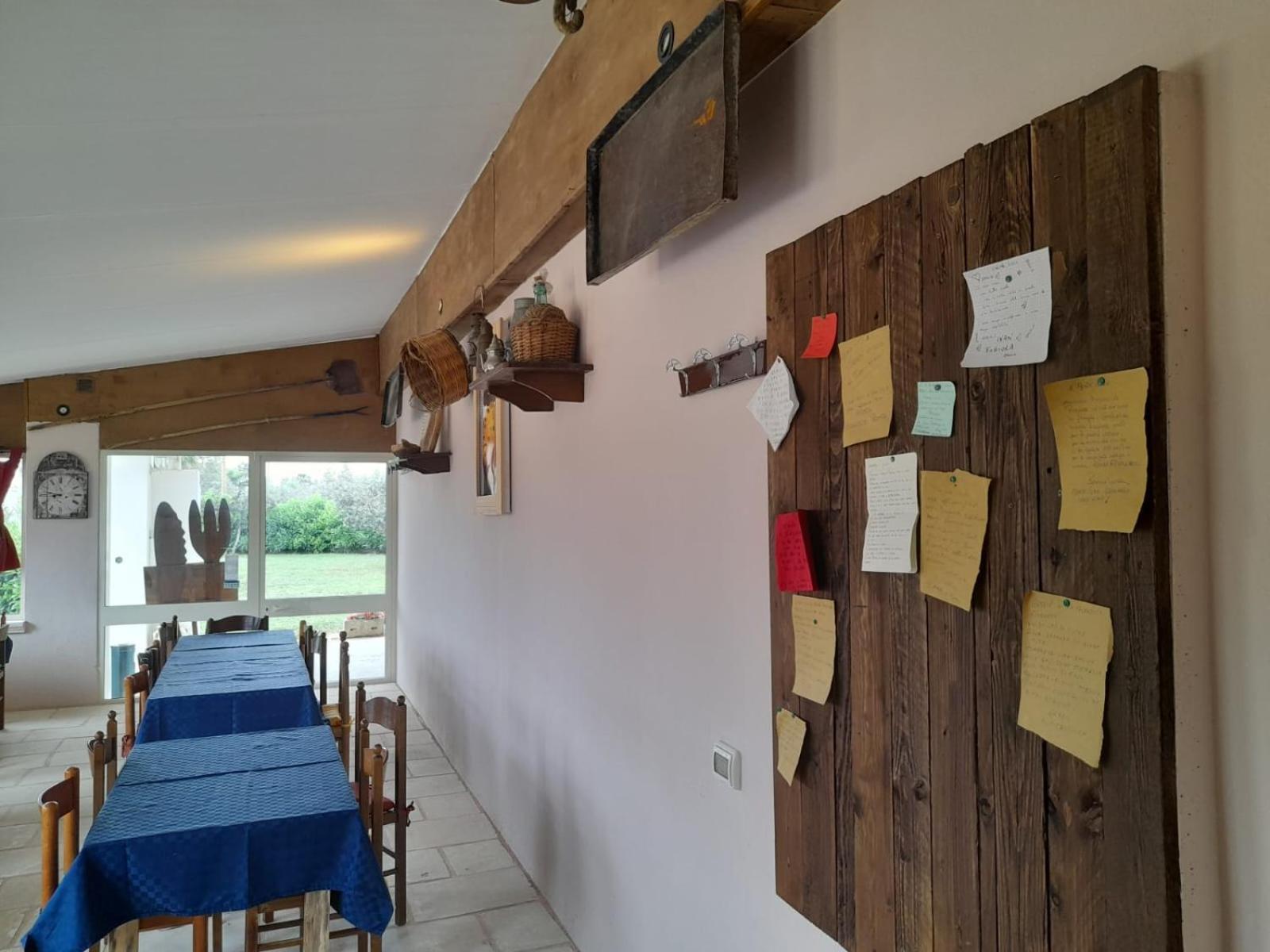 Guest House Parabita Bagian luar foto