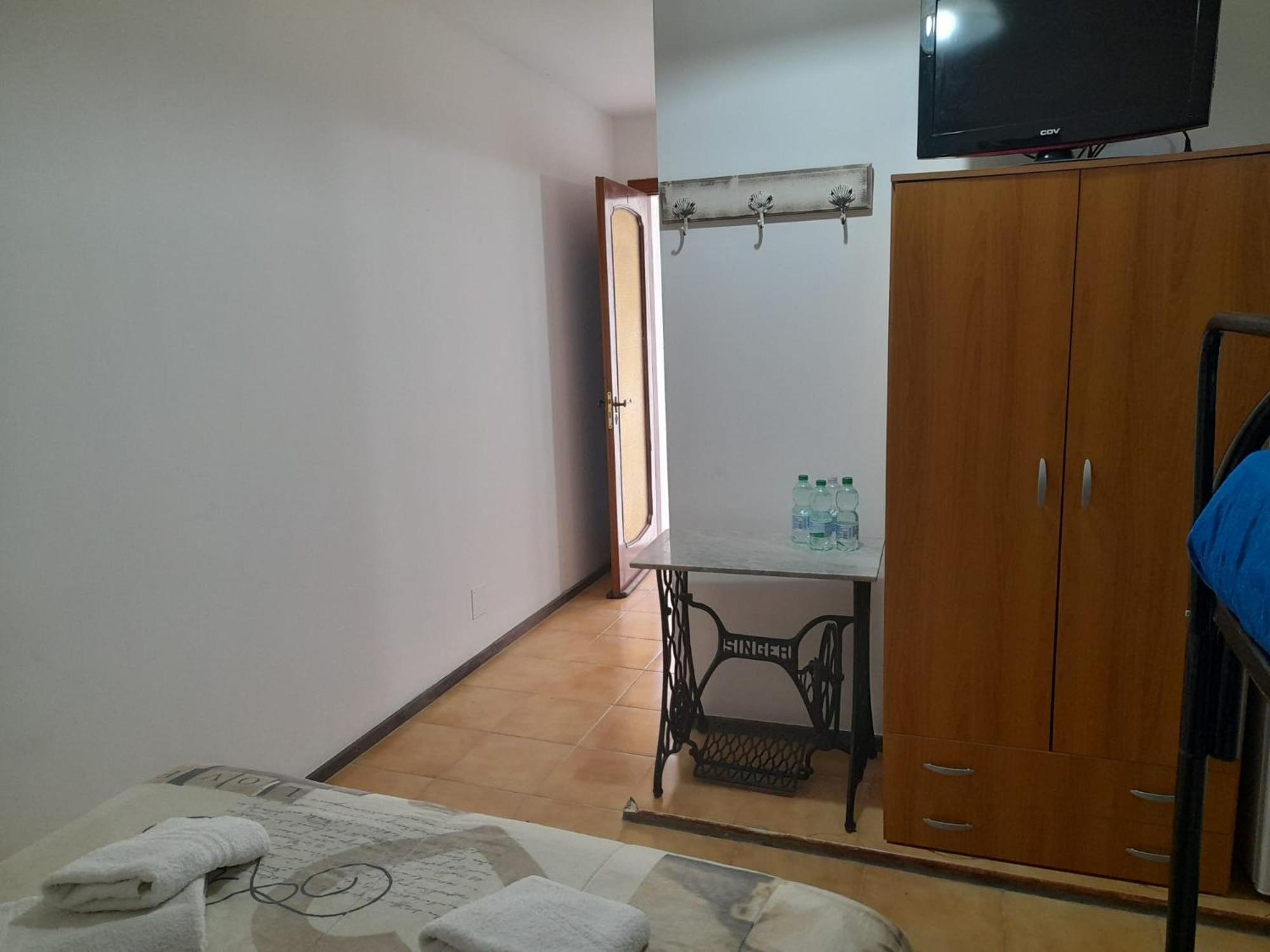 Guest House Parabita Bagian luar foto